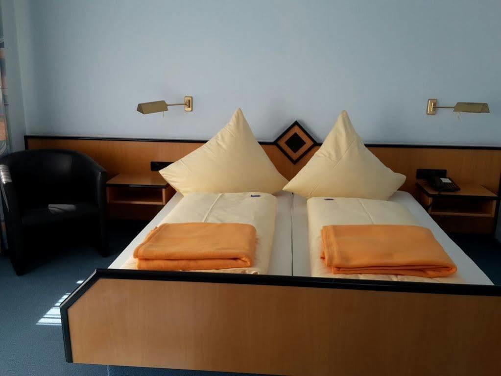Gasthof Linde - Hotel Blum Unterroth Buitenkant foto