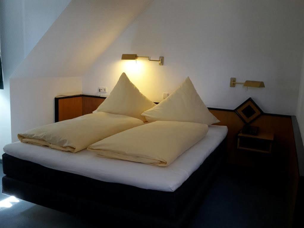 Gasthof Linde - Hotel Blum Unterroth Buitenkant foto