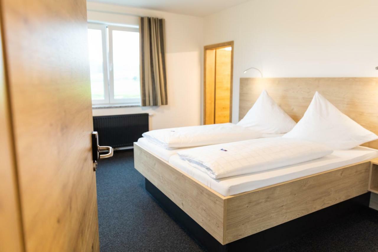 Gasthof Linde - Hotel Blum Unterroth Buitenkant foto
